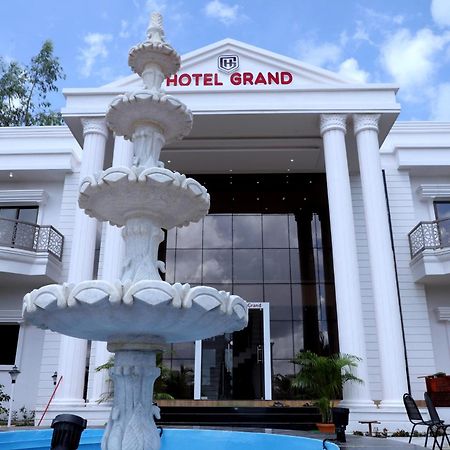 Hotel Grand Khuldabad Ngoại thất bức ảnh