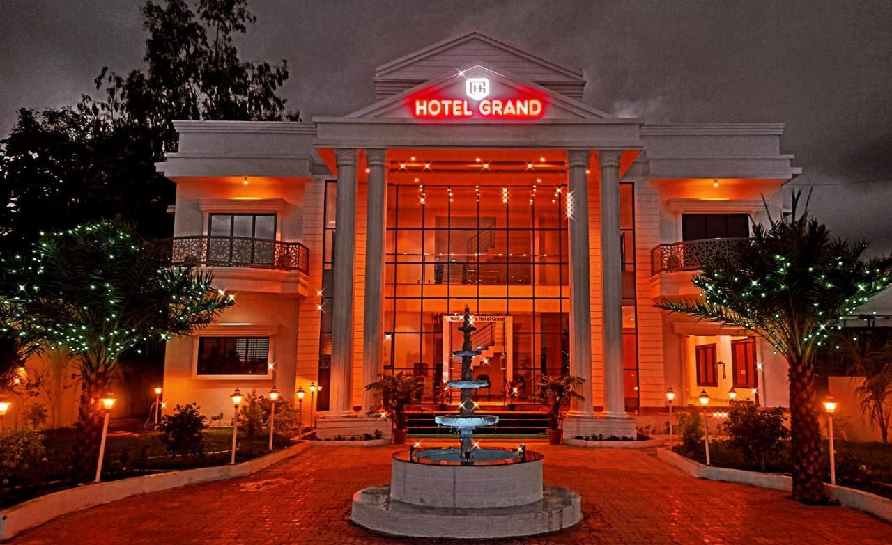 Hotel Grand Khuldabad Ngoại thất bức ảnh