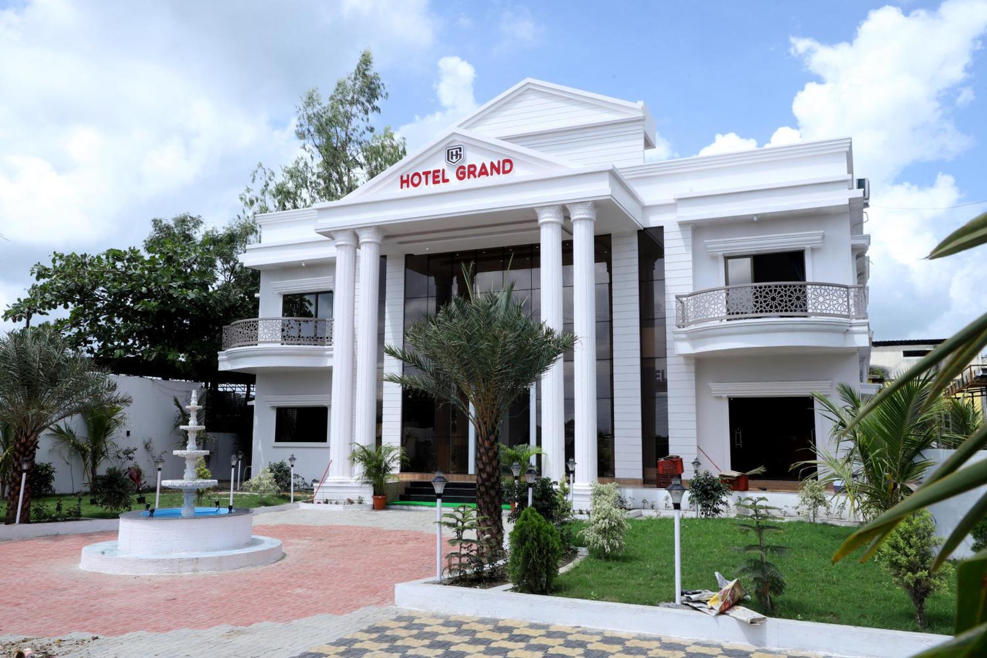 Hotel Grand Khuldabad Ngoại thất bức ảnh