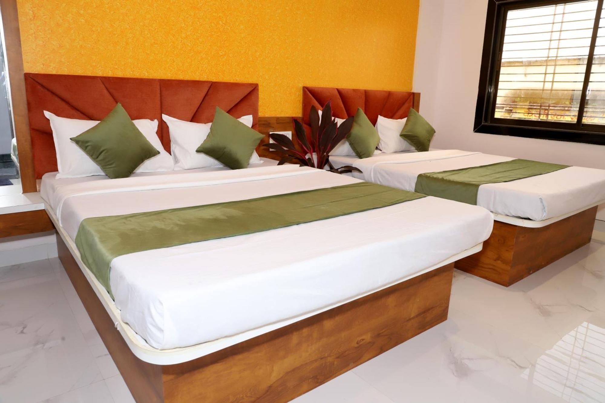 Hotel Grand Khuldabad Ngoại thất bức ảnh