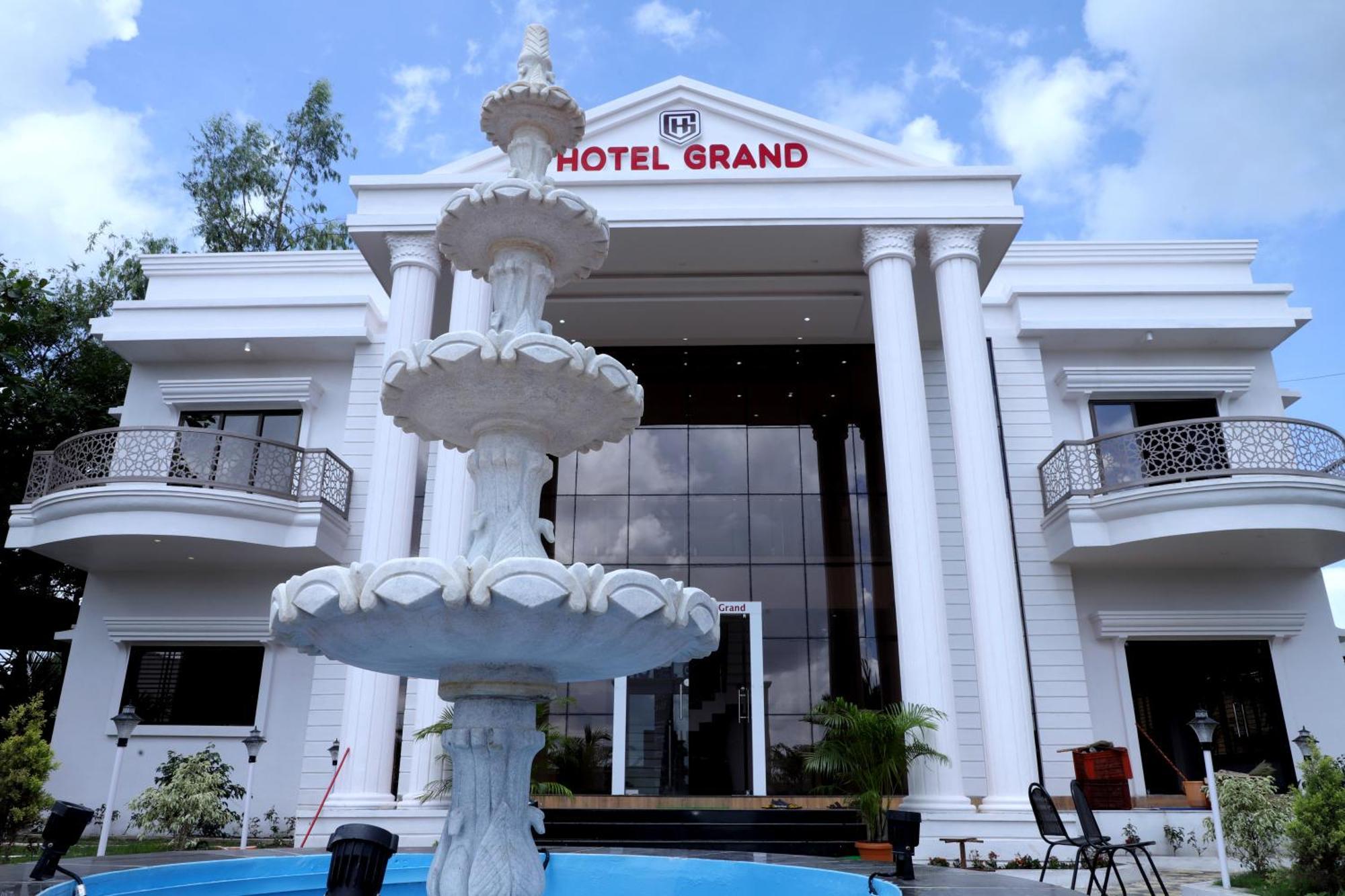 Hotel Grand Khuldabad Ngoại thất bức ảnh